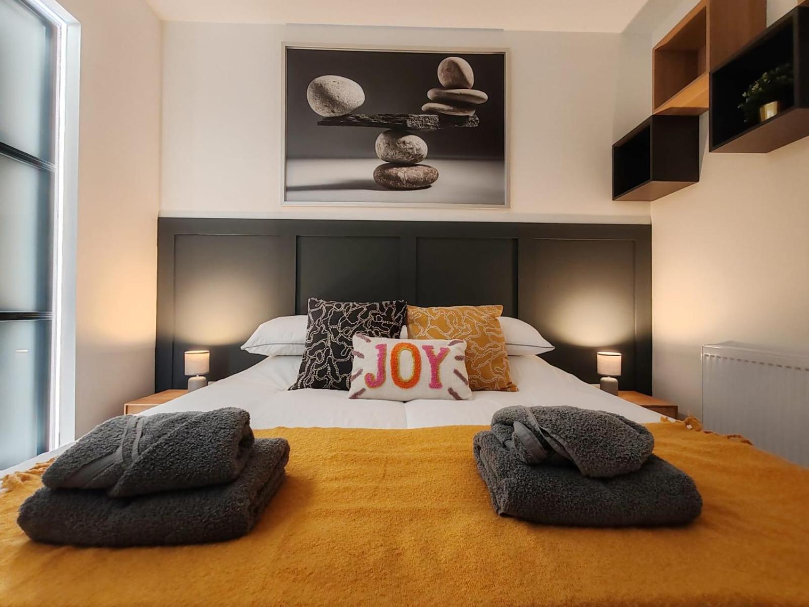Brand New Apt - Beach Breeze Spacious 1-Bedroom Apartment With Parking - Sleeps 4 Ppl- Internet Bournemouth Esterno foto