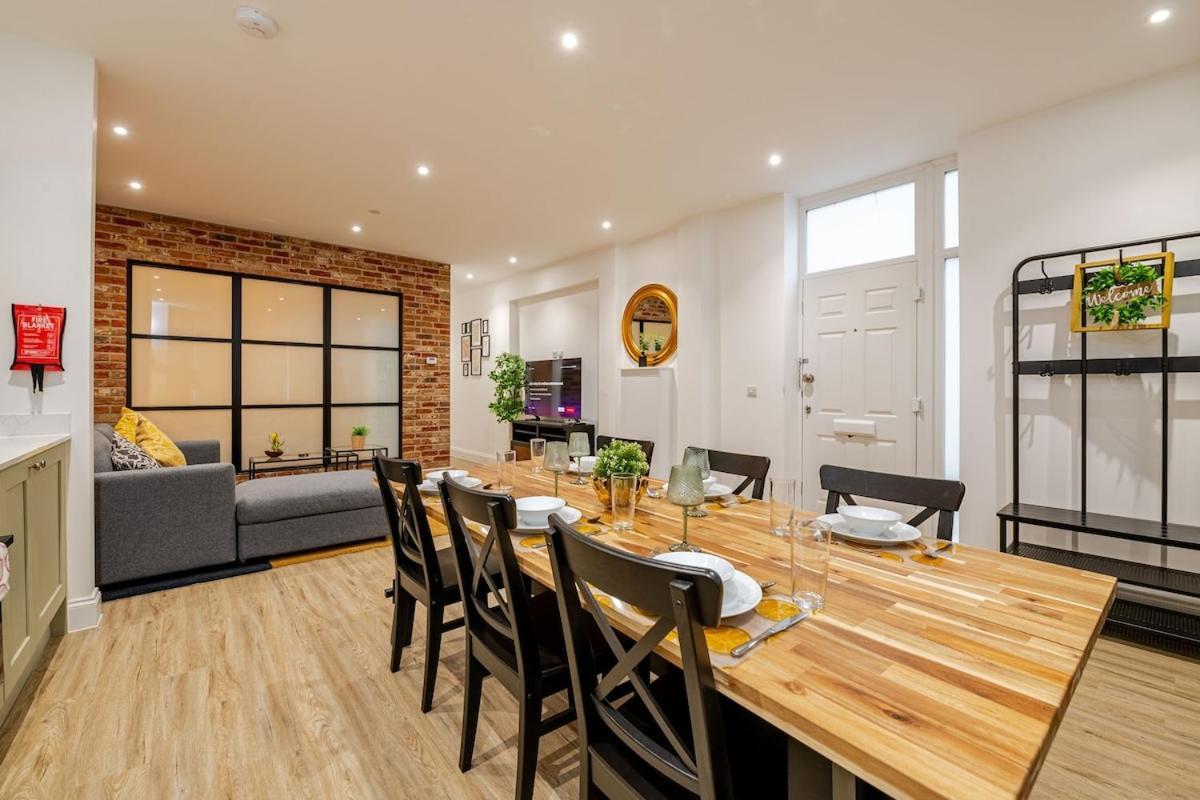 Brand New Apt - Beach Breeze Spacious 1-Bedroom Apartment With Parking - Sleeps 4 Ppl- Internet Bournemouth Esterno foto
