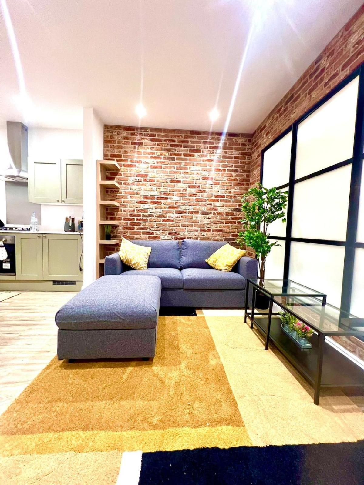 Brand New Apt - Beach Breeze Spacious 1-Bedroom Apartment With Parking - Sleeps 4 Ppl- Internet Bournemouth Esterno foto