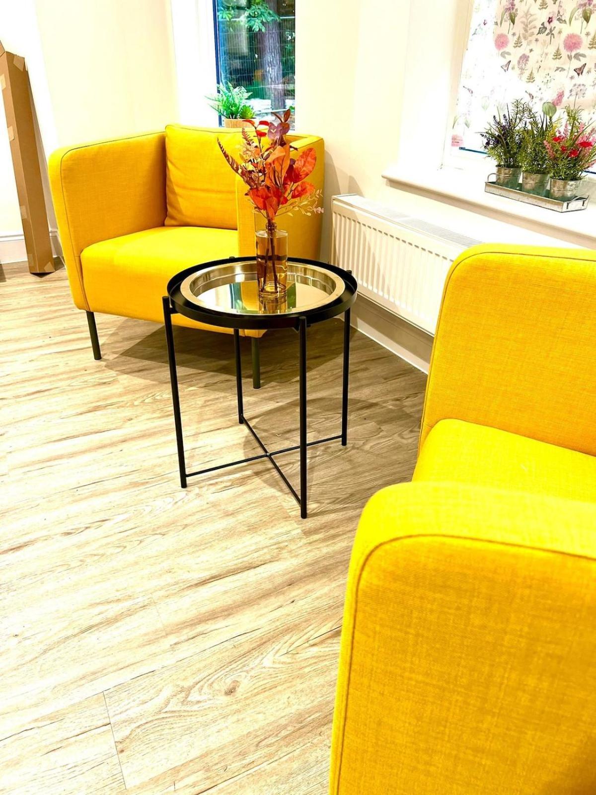 Brand New Apt - Beach Breeze Spacious 1-Bedroom Apartment With Parking - Sleeps 4 Ppl- Internet Bournemouth Esterno foto